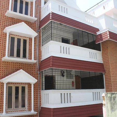 Skyry Hotels T Nagar チェンナイ エクステリア 写真