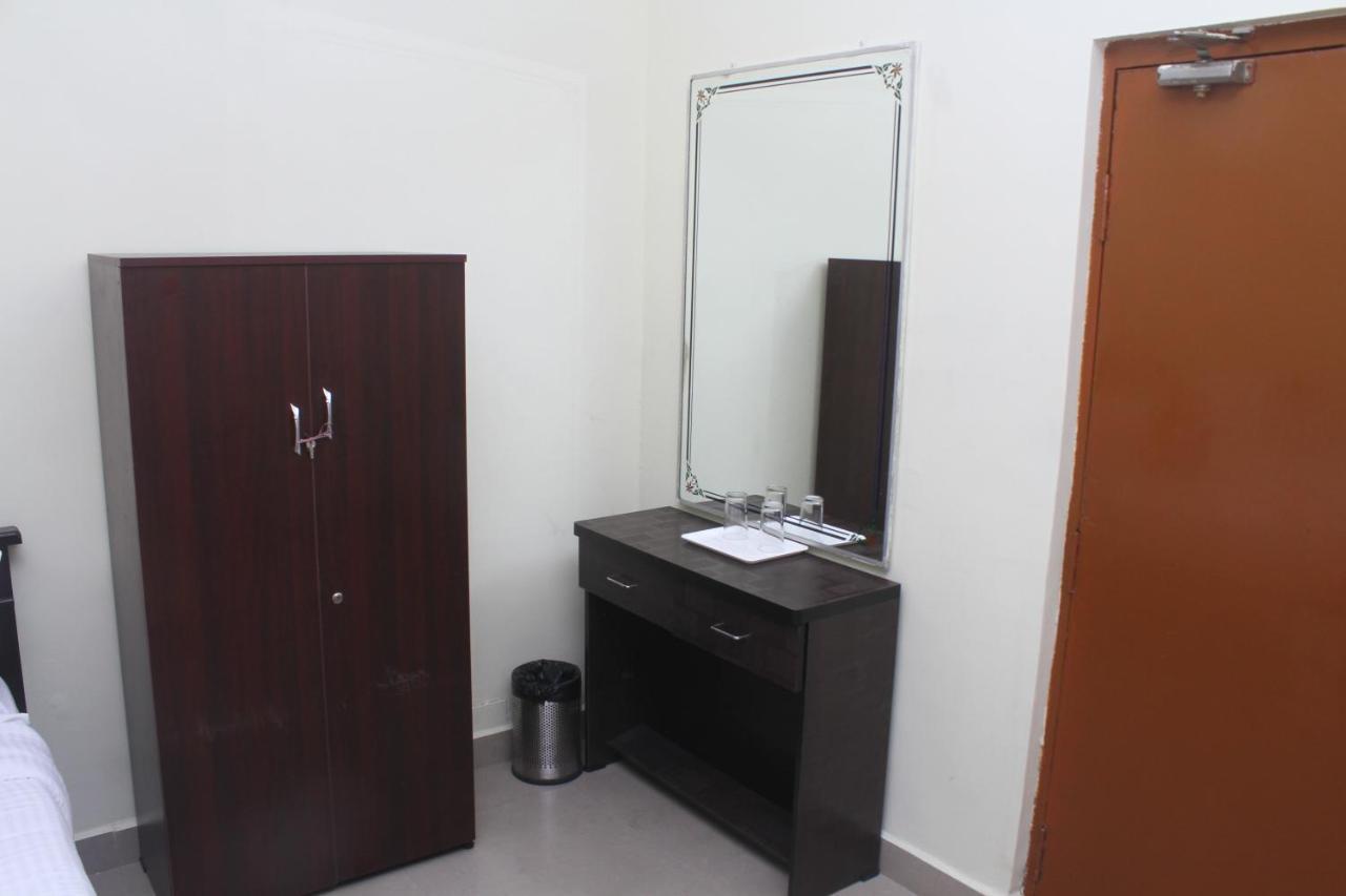 Skyry Hotels T Nagar チェンナイ エクステリア 写真